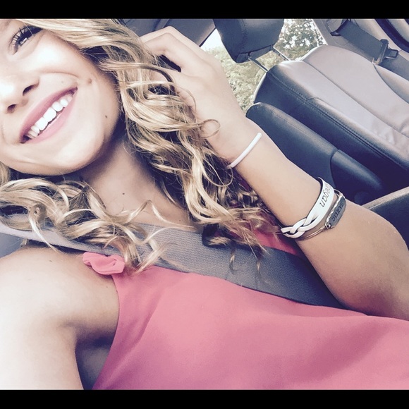 Profile Picture of Jessica Jakab (@jessica_jakab) on Poshmark