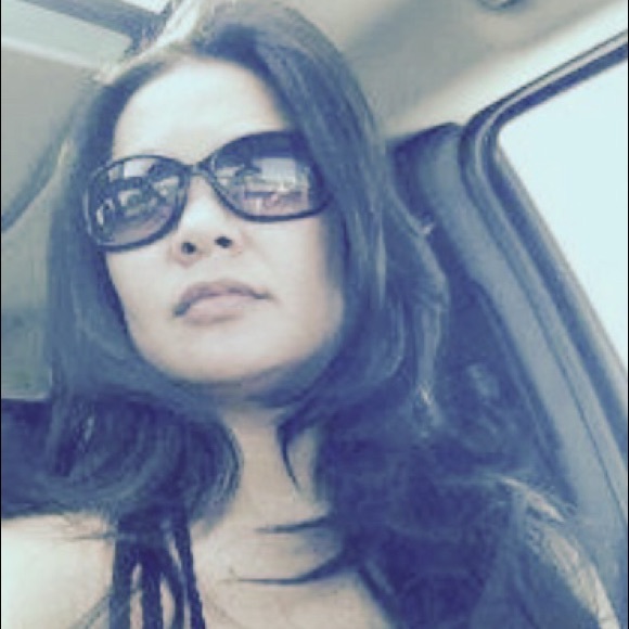 Profile Picture of Jen Welke (@shoegirl79) on Poshmark