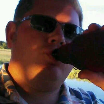 Profile Picture of Chris Dickinson (@drinkfella) on Twitter