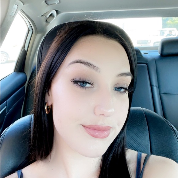 Profile Picture of Grace Konermann (@konermanngrace) on Poshmark