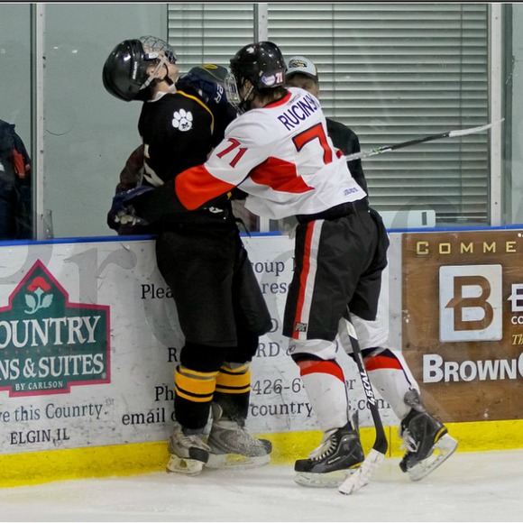 Profile Picture of Justin Rucinski (@iksnicur) on Poshmark