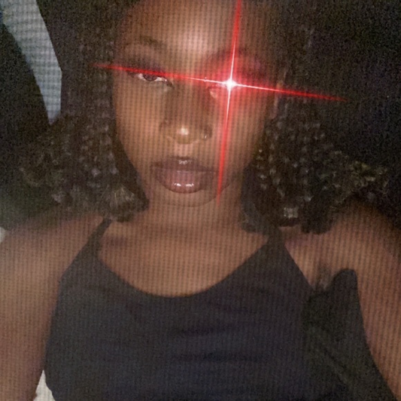 Profile Picture of Leila Moore (@777_leila) on Poshmark