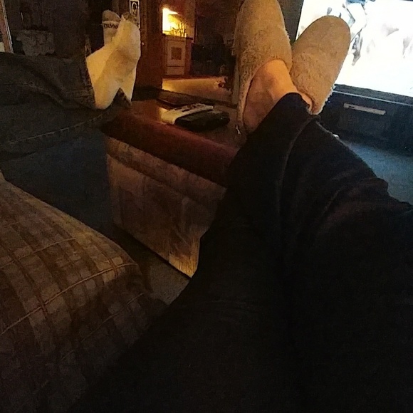 Profile Picture of Terri Dixon (@olerip56) on Poshmark