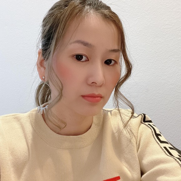 Profile Picture of Kim Lam (@lambaokim) on Poshmark