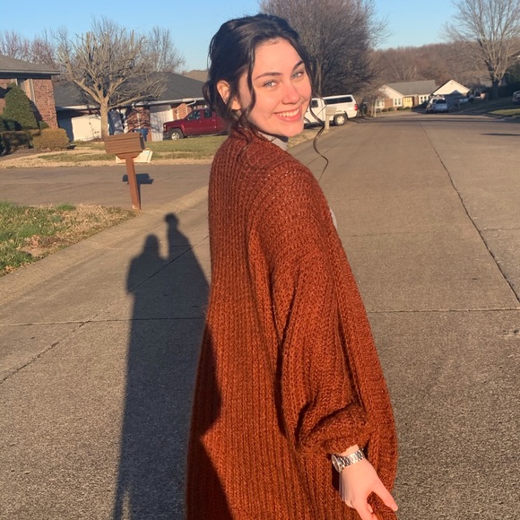 Profile Picture of Allison Holmes (@allison000207) on Poshmark