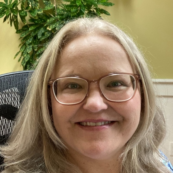 Profile Picture of Tracey Hudson (@traceyhudson799) on Poshmark