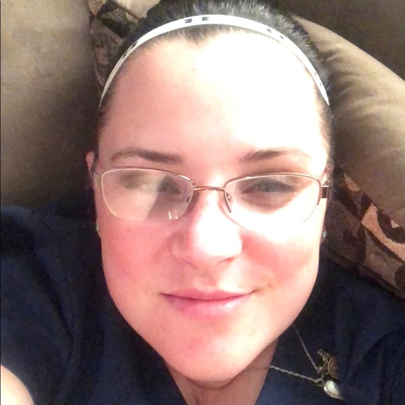 Profile Picture of Becky Prusakiewicz (@beckypruss) on Poshmark