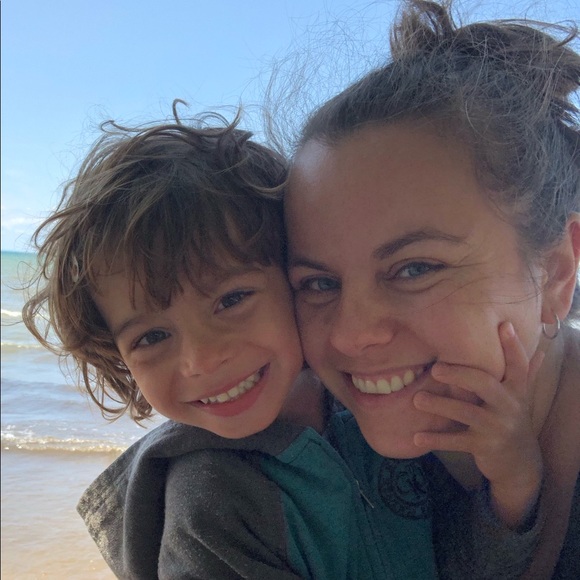 Profile Picture of Ana Svitek (@anasvitek) on Poshmark