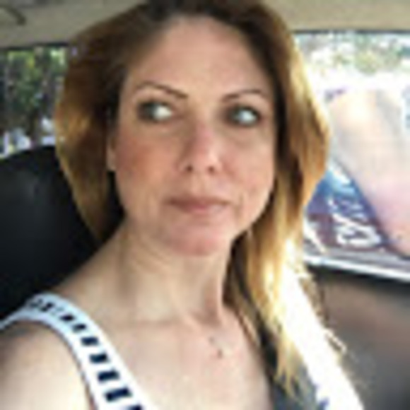 Profile Picture of Nicole Pyne (@nikirenee44) on Poshmark