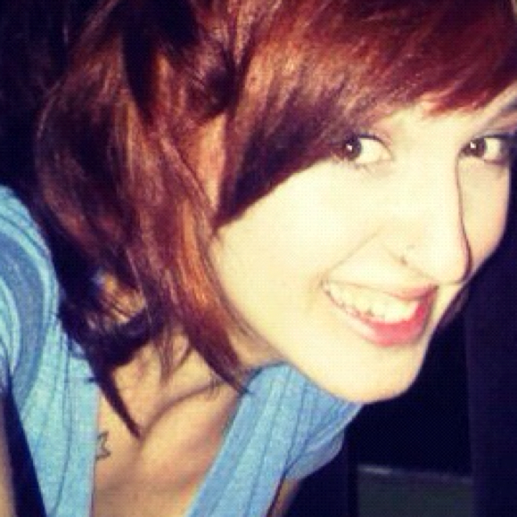 Profile Picture of Nikki Pajakowski (@nikkipaj) on Poshmark