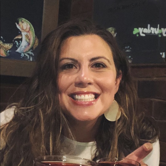 Becky Truhe - Poshmark Profile Picture of Becky Truhe (@rebecca_truhe) on Poshmark