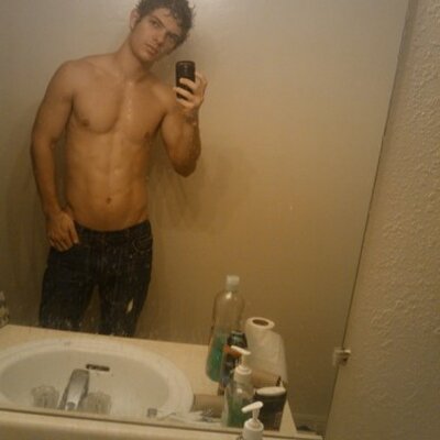 Profile Picture of Dustin Gibson (@gibson_dustin23) on Twitter