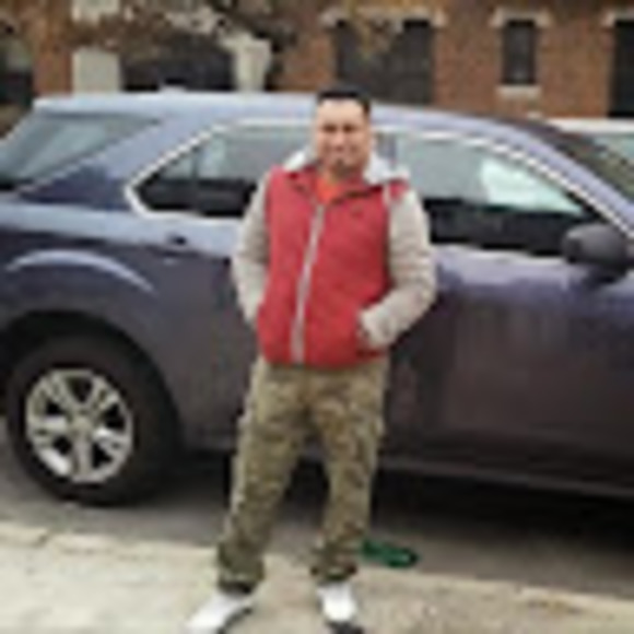 Profile Picture of Diego Ledesma (@diegoledesma) on Poshmark