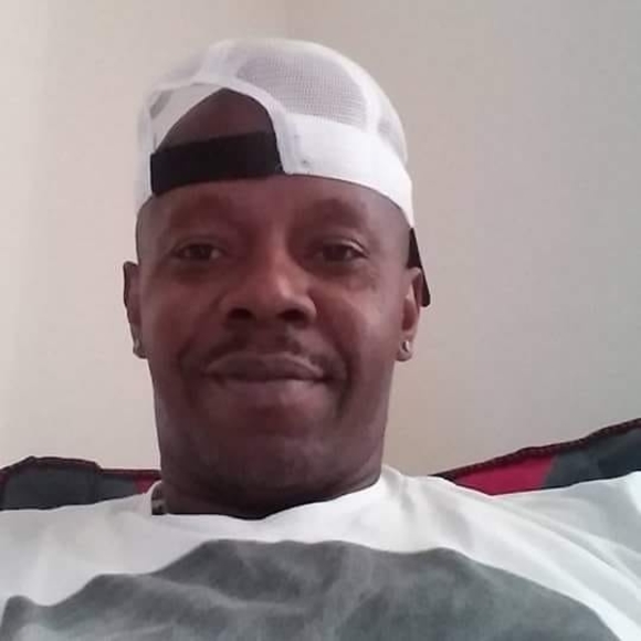 Profile Picture of Alvin Lindsay (@lindsaydelivery) on Poshmark