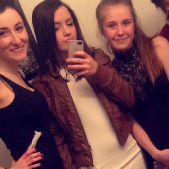 Profile Picture of Hannah Cain (@poshtartxoxo) on Poshmark