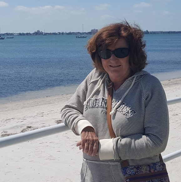 Profile Picture of Kay Kappers (@kaykappers) on Poshmark