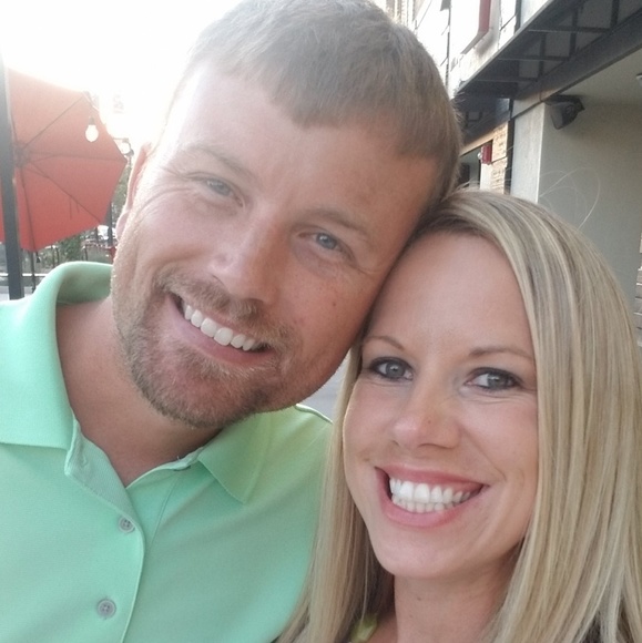 Profile Picture of Jessica Marolf (@jdmarolf) on Poshmark