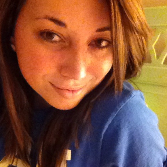 Profile Picture of Haley George (@haleybeff) on Poshmark