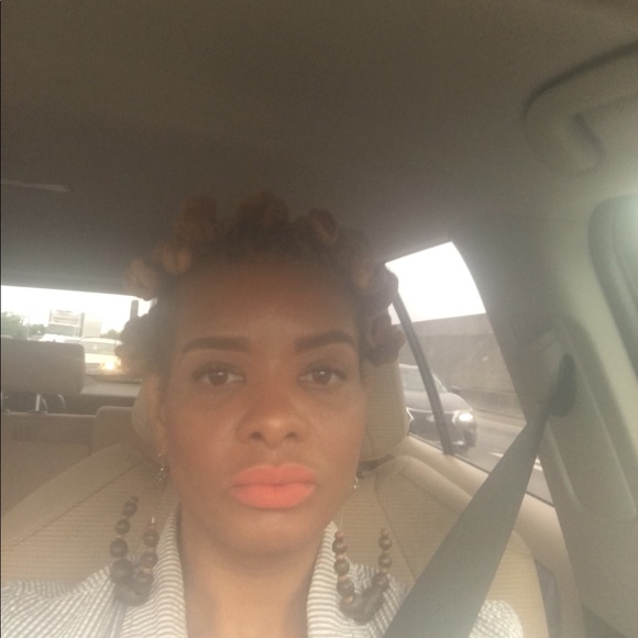 Profile Picture of Kendra Solomon (@ksolomon14) on Poshmark