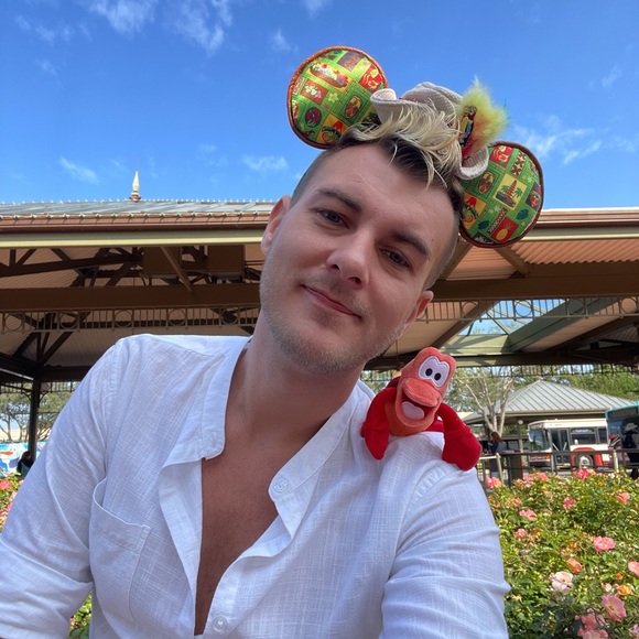 Profile Picture of Peter Klaus (@peterklaus) on Poshmark