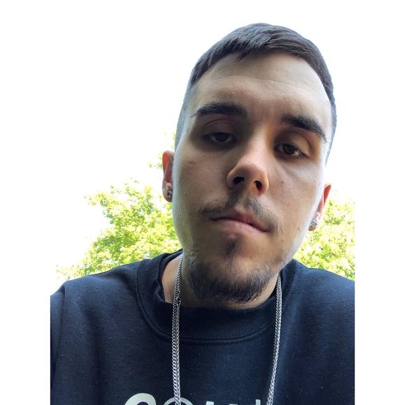 Profile Picture of Kenny Scarborough (@kennyscarboroug) on Poshmark