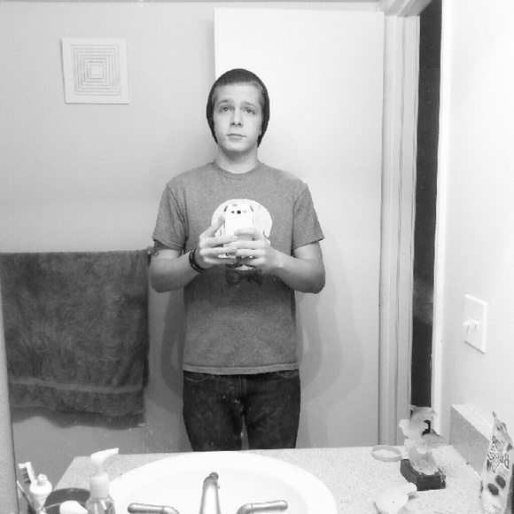 Profile Picture of Jesse Conner (@jconner904) on Poshmark