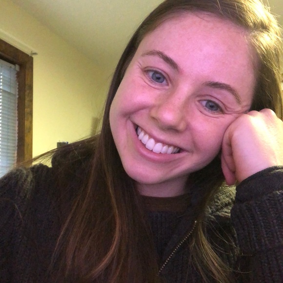 Profile Picture of Megan Kaliff (@mkal995) on Poshmark