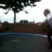 Profile Picture of Steph Jones (@stephjones12) on Youtube