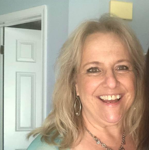 Profile Picture of Dawn Bird (@dawnbird789) on Poshmark