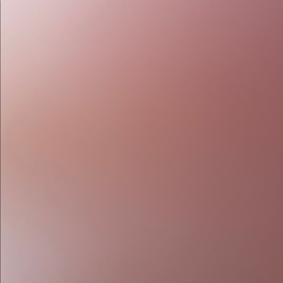 Profile Picture of Hellen Giraldo (@hellen_giraldo) on Poshmark