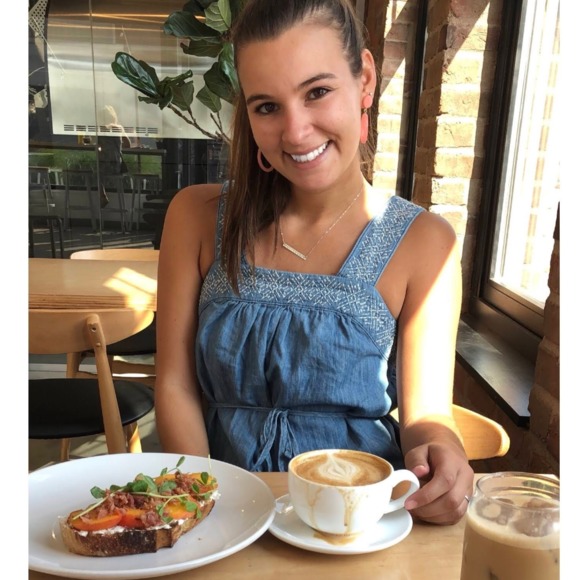 Profile Picture of Meredith Rashid (@meredith_rashid) on Poshmark