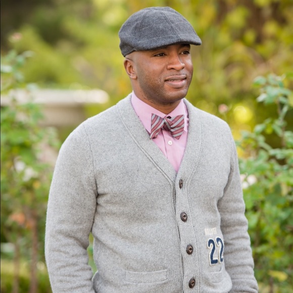 Profile Picture of Timothy Cochran (@gr8tmindz) on Poshmark