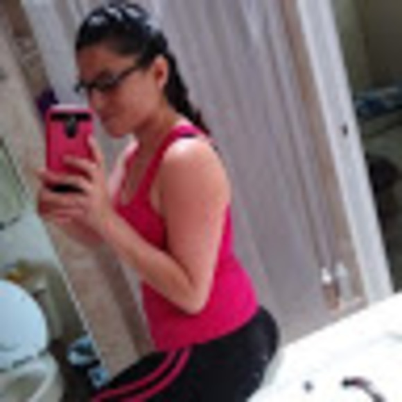 Profile Picture of Yvette Bermea (@yvettebermea1) on Poshmark