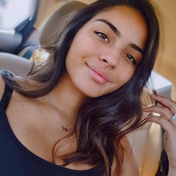 Profile Picture of Ianca Tolentino (@iancatolentinof) on Poshmark