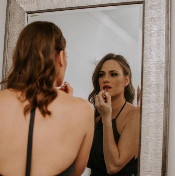 Profile Picture of Lauren Ardizone (@lauren42509) on Poshmark