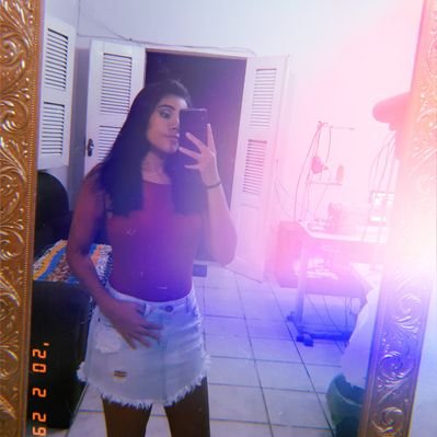 Profile Picture of Andréa (@Andrea10card) on Twitter