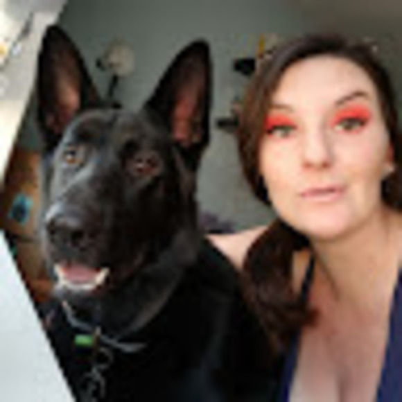 Profile Picture of Markie Caine (@markiec22) on Poshmark