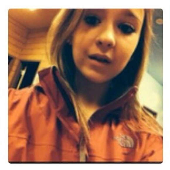 Profile Picture of Sydney Anderson (@sydney_anderson) on Poshmark