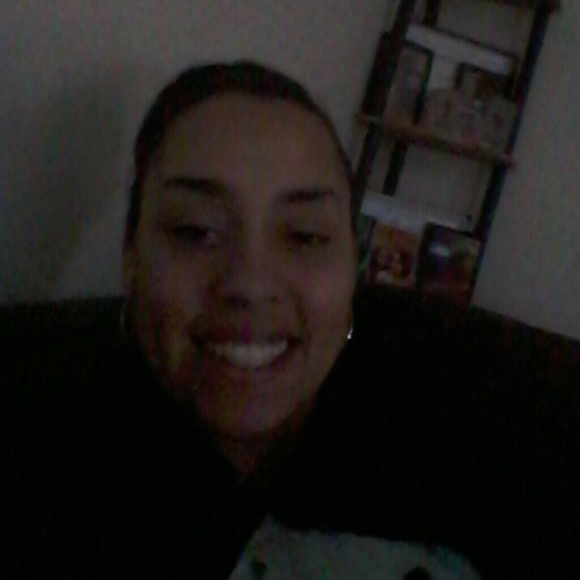 Profile Picture of Danielle Dawson (@ddawson22) on Poshmark