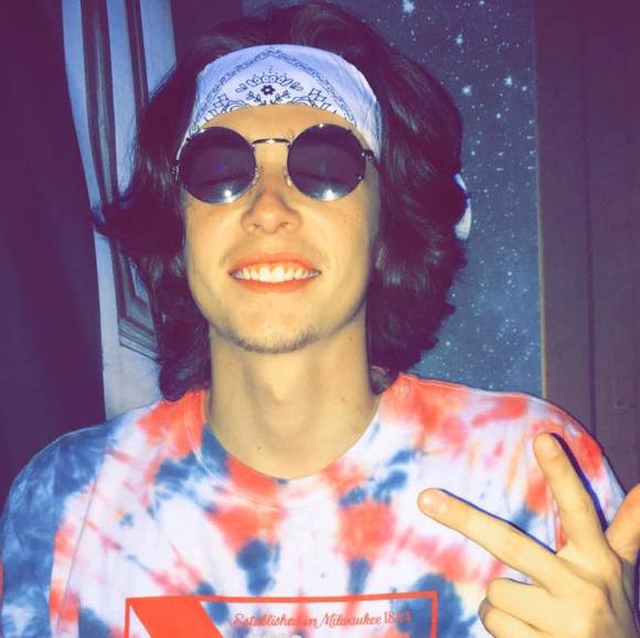 Profile Picture of Ben Gritton (@bp_g) on Poshmark