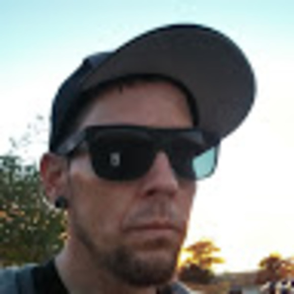 Profile Picture of James Frank (@jamesfrank806) on Poshmark