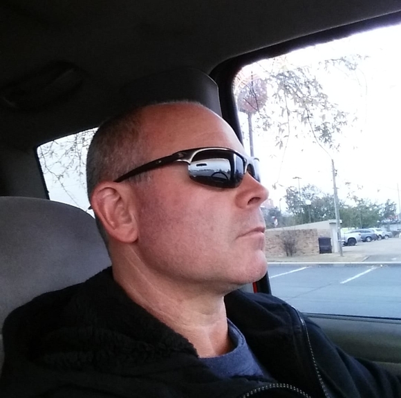 Profile Picture of Robbie Bray (@bentwrench71) on Poshmark