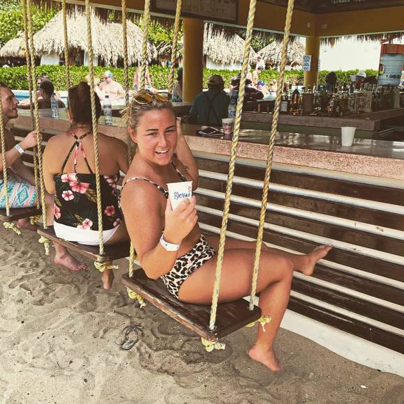 Profile Picture of Alexa Cocciardi (@acocciardi) on Poshmark