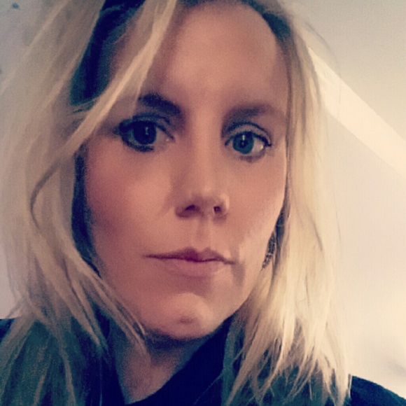 Profile Picture of Mary Bidinger (@panther092168) on Poshmark