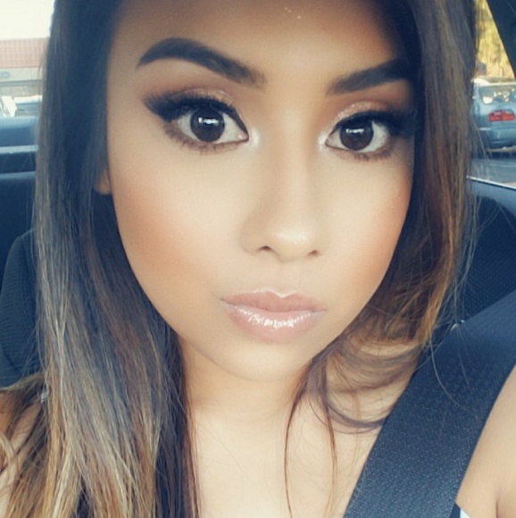 Profile Picture of Erika Uraje (@erikauraje) on Poshmark