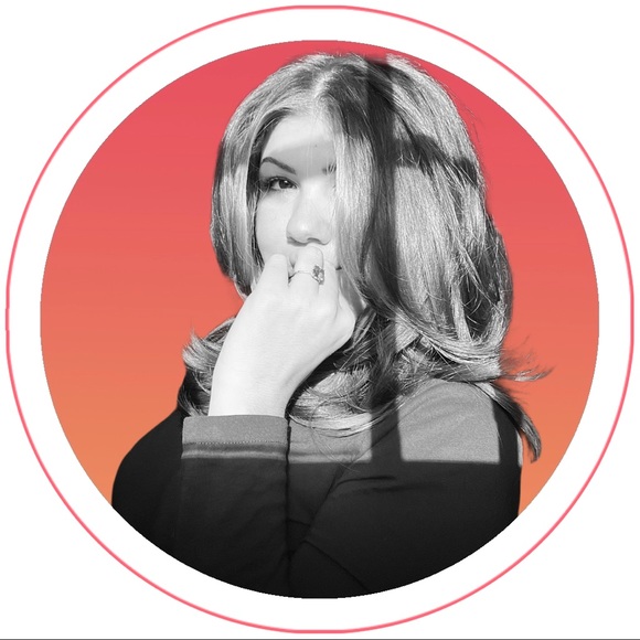 Profile Picture of Rachel Cassarino (@rachcassarino) on Poshmark