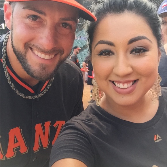 Profile Picture of Crystal Robledo (@crytalrobledo) on Poshmark