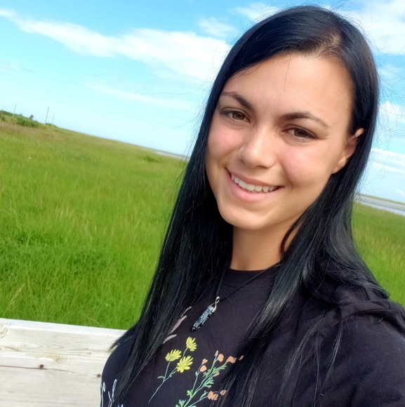 Profile Picture of Stephanie Sivret (@stephsivret) on Poshmark