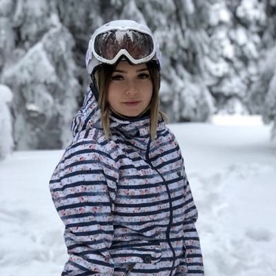Profile Picture of Alice Bennet (@AliceBennet0) on Twitter