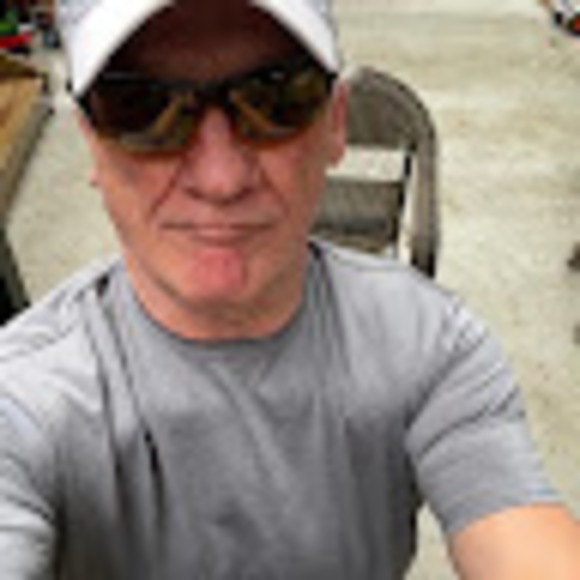 Profile Picture of Lyle Brenke (@lylebrenke) on Poshmark